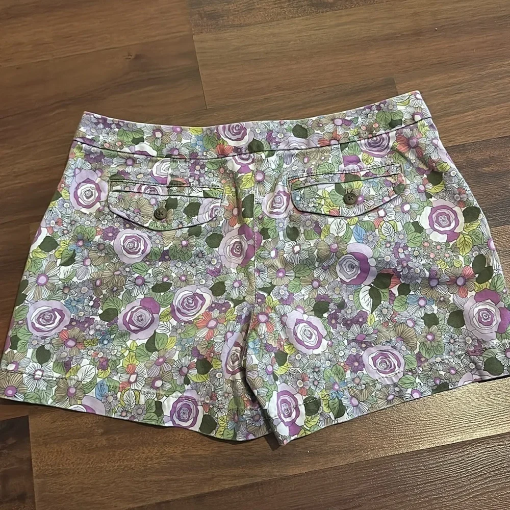 Ann Loft Taylor Chino Purple Floral Shorts Size 4 - Picture 2 of 11